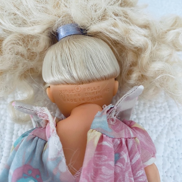 Vogue Doll - Picture 3 of 5